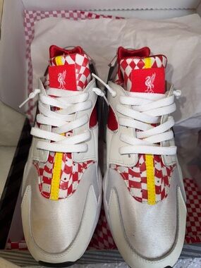Nike Men’s  Liverpool YNWA  White and Red Athletic Sneakers Yellow Accents NWB